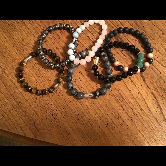 6 Stretchy Bracelets, OSFM 6 beautiful bracelets .... not shown - Picture 3 of 8